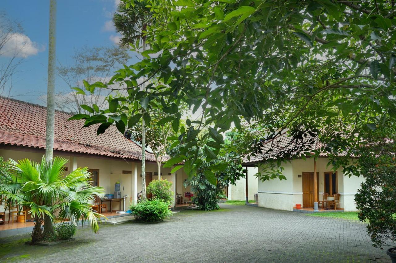 Front One Resort Indraloka Temanggung Extérieur photo